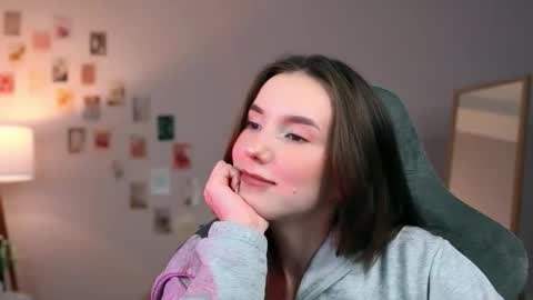 Chloe online show from October 2025 09:37:01 PM