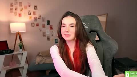 Chloe online show from October 2025 04:47:01 AM