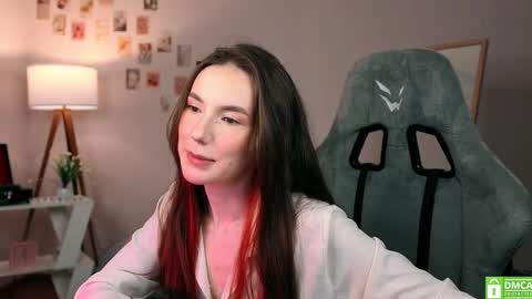 Chloe online show from November 2025 04:45:01 AM