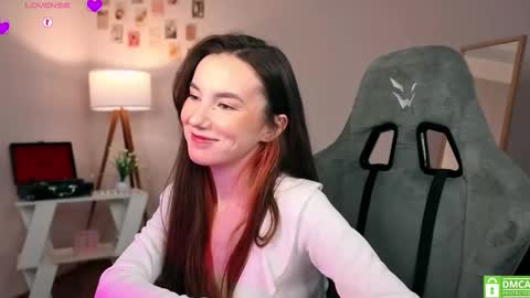 Chloe online show from November 2025 04:46:01 AM