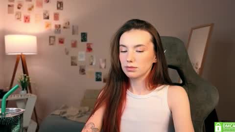 Chloe online show from November 2025 04:51:01 AM