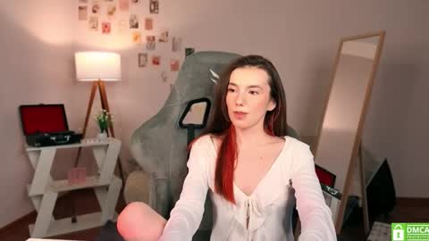 Chloe online show from November 2025 05:18:01 AM