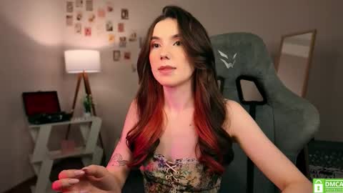 Chloe online show from December 2025 05:15:02 AM