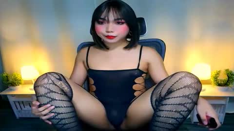 Snapshot of yourgirlzachary chatting on November 2025 11:51:01 PM Goddess Yoshi online show from November 2025 11:51:01 PM