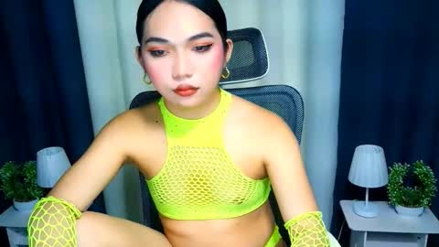 Snapshot of yourgirlzachary chatting on November 2025 11:03:01 PM Goddess Yoshi online show from November 2025 11:03:01 PM