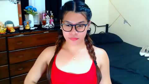 Snapshot of yourgoddesscruella chatting on March 2026 02:43:01 PM yourgoddesscruella online show from March 2026 02:43:01 PM