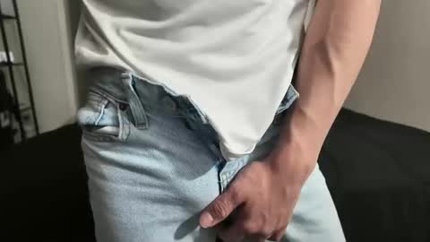 yourguuy21 online show from December 2025 08:32:02 AM