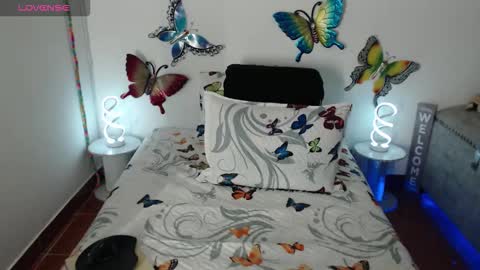 Juliette Smith online show from March 2026 10:27:02 PM