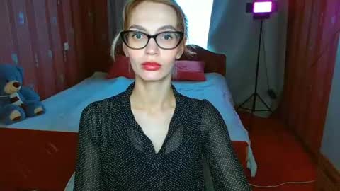 Snapshot of yourladysunshine chatting on June 2026 06:56:02 AM Ksyusha online show from June 2026 06:56:02 AM