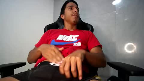 Snapshot of yourlatinmamba chatting on October 2025 05:02:02 AM Your Latin Mamba online show from October 2025 05:02:02 AM