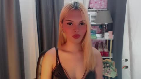 Snapshot of yourlovekylie chatting on June 2026 07:13:01 AM KYLIE MORE online show from June 2026 07:13:01 AM