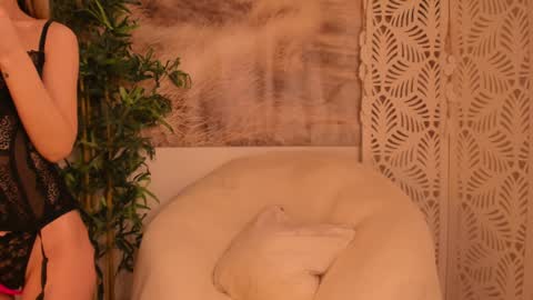 Sarah online show from March 2025 02:15:01 AM