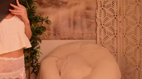 Sarah online show from March 2025 02:21:01 AM