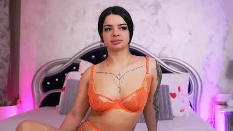 Snapshot of yournaughtyangel1 chatting on June 2026 04:04:01 AM Alicia online show from June 2026 04:04:01 AM