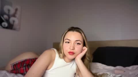 yourrarebunny online show from May 2026 08:25:01 PM