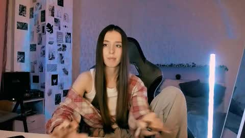 Eva online show from September 2025 09:37:01 PM