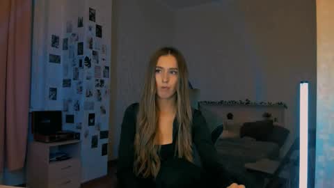 Eva online show from November 2025 07:57:01 PM