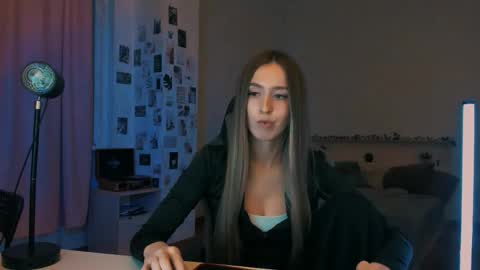 Eva online show from November 2025 08:08:02 PM