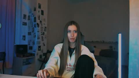 Eva online show from November 2025 07:59:02 PM