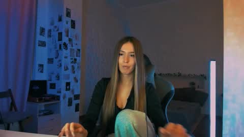 Eva online show from November 2025 08:01:01 PM