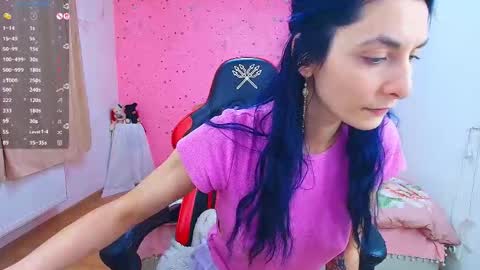 Snapshot of yours_lisa chatting on January 2026 07:52:01 PM online show from January 2026 07:52:01 PM