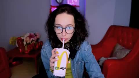 yours_sunny online show from February 2025 11:02:02 AM