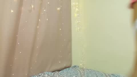 Snapshot of yoursexy18lover chatting on October 2025 06:42:02 AM Lina and roberth online show from October 2025 06:42:02 AM