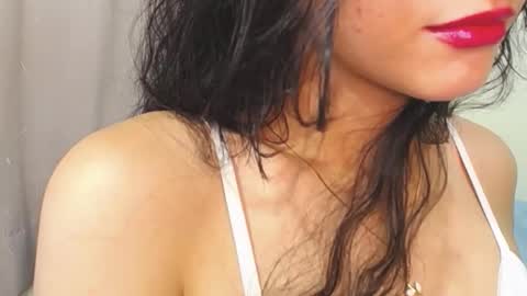 Snapshot of yoursexy18lover chatting on October 2025 05:49:02 AM Lina and roberth online show from October 2025 05:49:02 AM