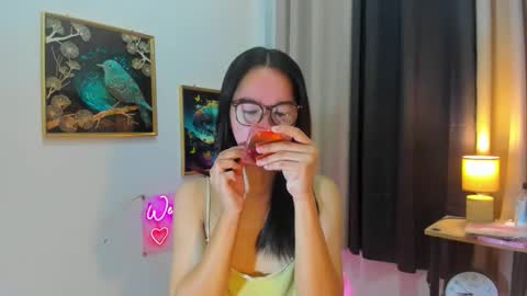 Snapshot of yourtinybunny chatting on May 2026 10:01:01 AM yourtinybunny online show from May 2026 10:01:01 AM