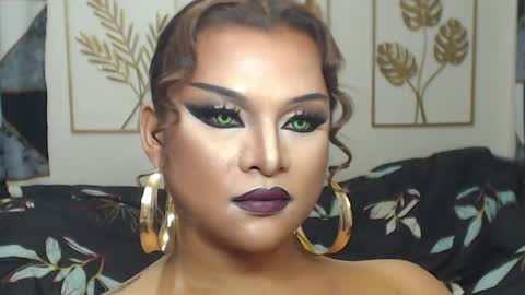 Snapshot of yourtrannyqueenxxx chatting on April 2026 12:13:01 AM Anastacia Grey online show from April 2026 12:13:01 AM