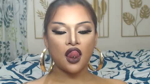 Snapshot of yourtrannyqueenxxx chatting on June 2026 10:14:02 PM Anastacia Grey online show from June 2026 10:14:02 PM