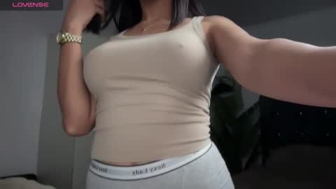 YowgineTheGreat online show from December 2024 10:41:01 AM