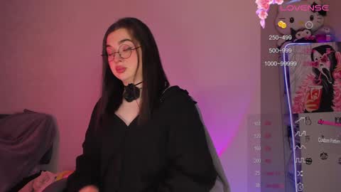 Ysabell online show from December 2024 12:44:01 PM