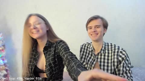 Snapshot of yueslang chatting on December 2024 08:04:02 PM Yue Lang and Samm online show from December 2024 08:04:02 PM