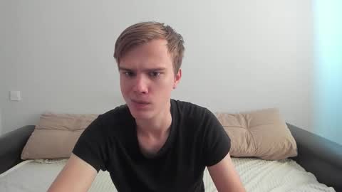 Snapshot of yueslang chatting on October 2025 10:24:01 AM Yue Lang and Samm online show from October 2025 10:24:01 AM