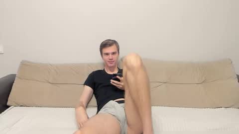 Snapshot of yueslang chatting on October 2025 06:07:01 PM Yue Lang and Samm online show from October 2025 06:07:01 PM