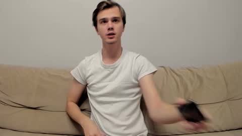 Snapshot of yueslang chatting on November 2025 06:06:01 PM Yue Lang and Samm online show from November 2025 06:06:01 PM