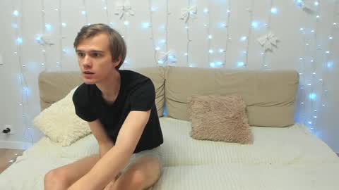 Yue Lang and Samm online show from May 2026 10:08:02 PM