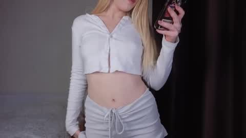 Misa online show from October 2025 04:48:02 PM