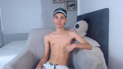 yulian_vasquez online show from March 2025 12:11:02 PM