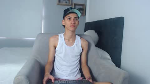 yulian_vasquez online show from March 2025 12:12:01 PM