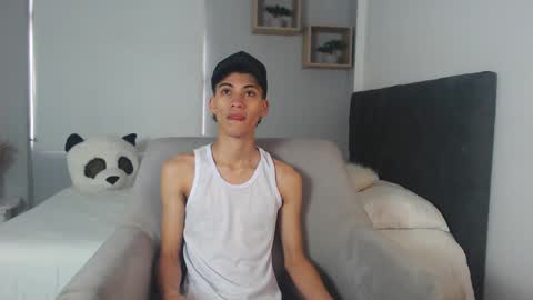 yulian_vasquez online show from March 2025 12:09:02 PM