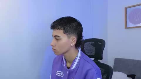 yulian_vasquez online show from September 2025 12:18:01 PM