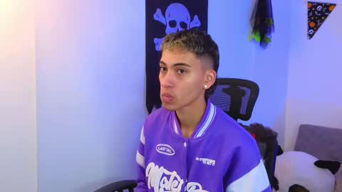 yulian_vasquez online show from October 2025 12:17:01 PM