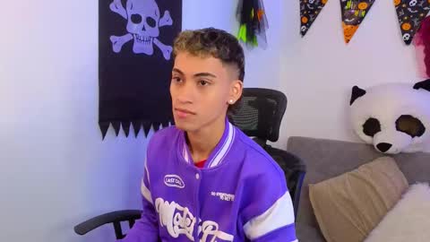 yulian_vasquez online show from October 2025 12:23:02 PM