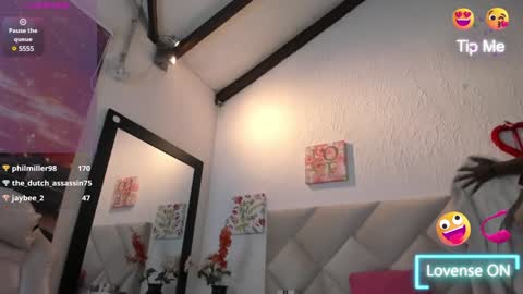 Snapshot of yuliana_milleer chatting on January 2025 09:15:02 PM Yuliana online show from January 2025 09:15:02 PM