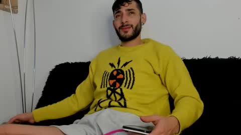 yulian 2811 online show from December 2024 11:00:02 AM