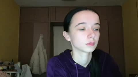 Yuliia online show from November 2025 07:40:01 AM