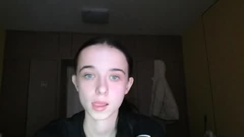 Yuliia online show from November 2025 09:12:02 AM