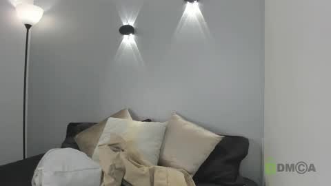 yulievans online show from January 2025 07:31:02 PM